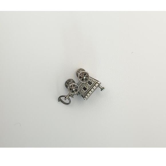 Vintage Wagon Charm – Unmarked Silver Tone 3D Covered Wagon with Spoked Wheels - Picture 2 of 6